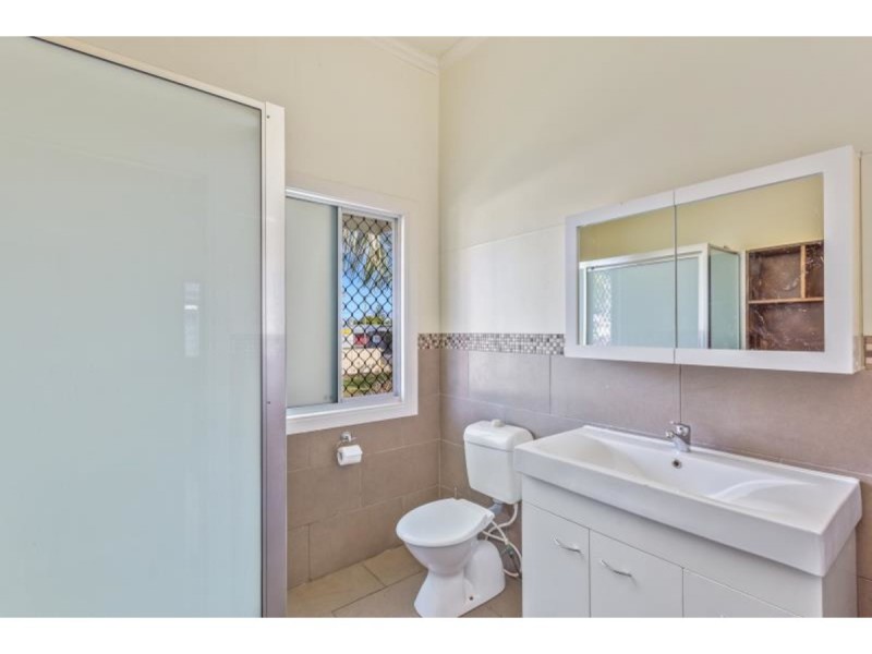 194 Berserker Street, Berserker QLD 4701
